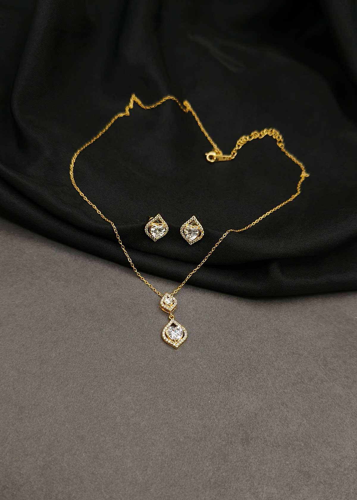 Romantic Double Drop Heart Cubic Zircon Delicate Pendant Set With Chain For Women