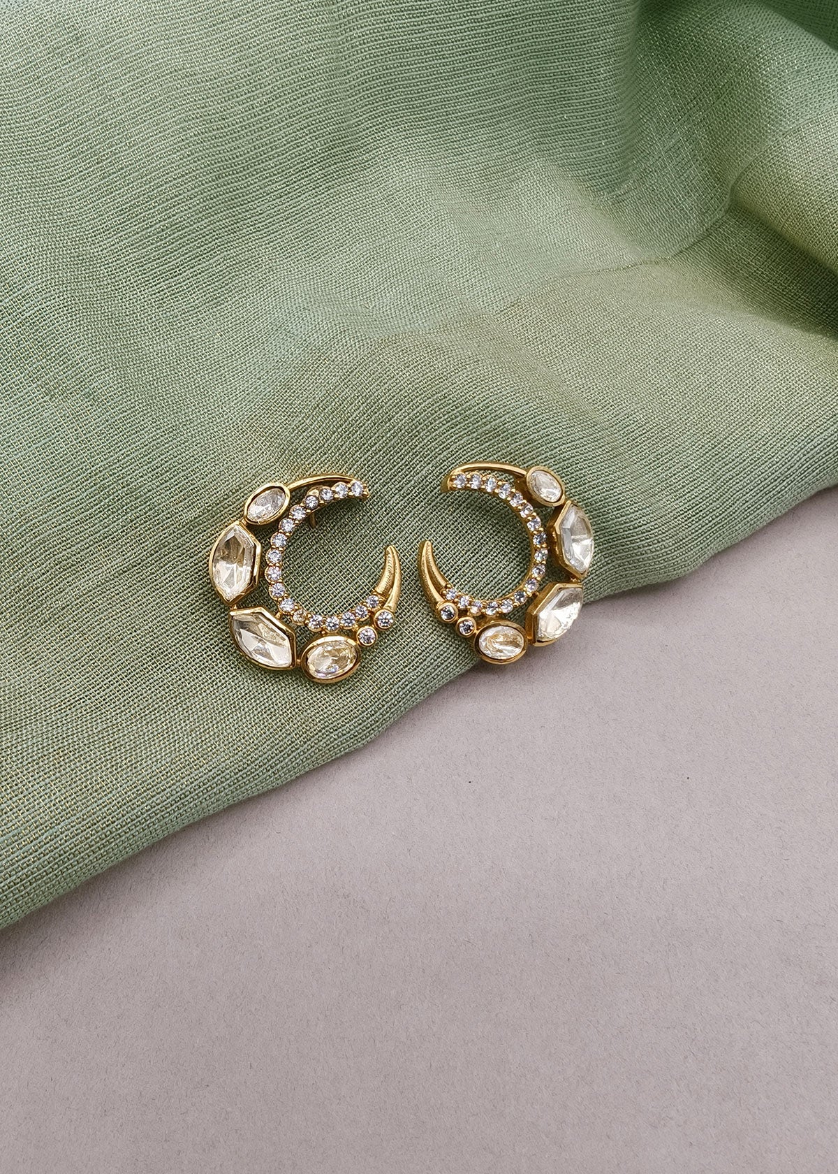 Sleek Curved Horn Motif Kundan & Pavé Zircon Stud Earrings For Women