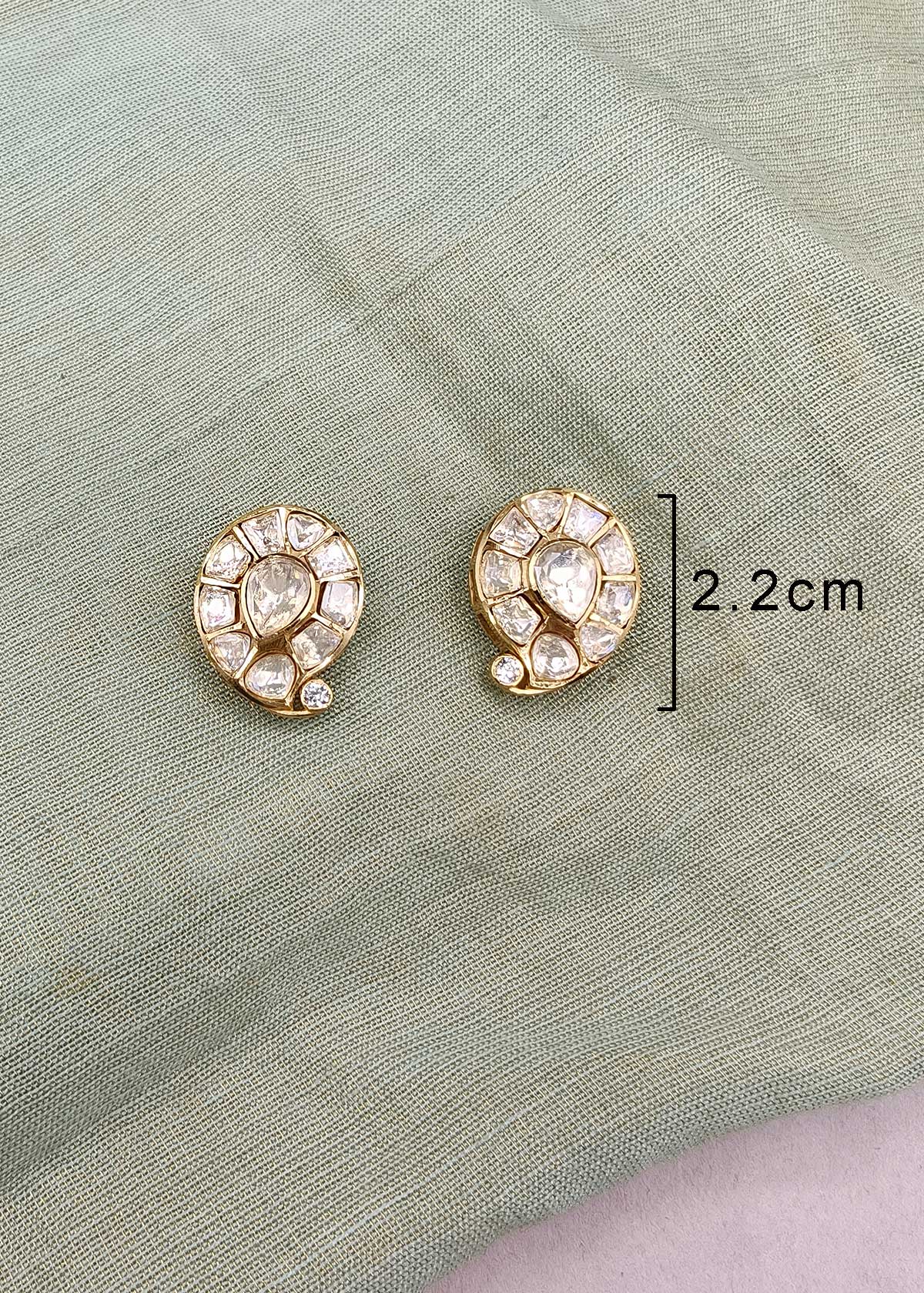 Modern Round Swirl Kundan Stud Earring For Women
