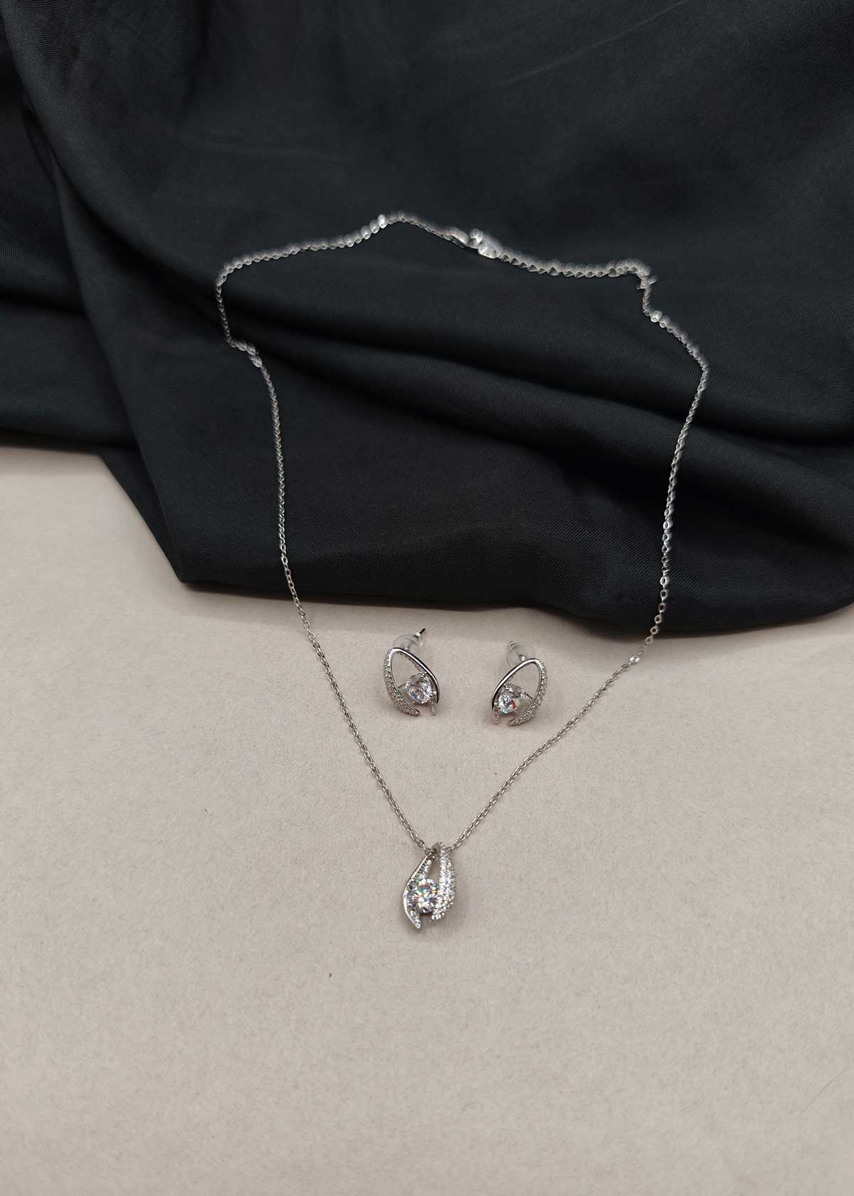 Contemporary Teardrop Bypass Solitaire Cubic Zircon Delicate Pendant Set With Chain For Women