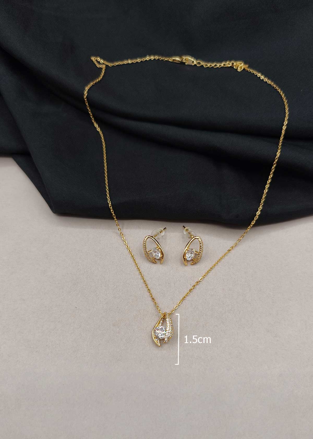 Contemporary Teardrop Bypass Solitaire Cubic Zircon Delicate Pendant Set With Chain For Women
