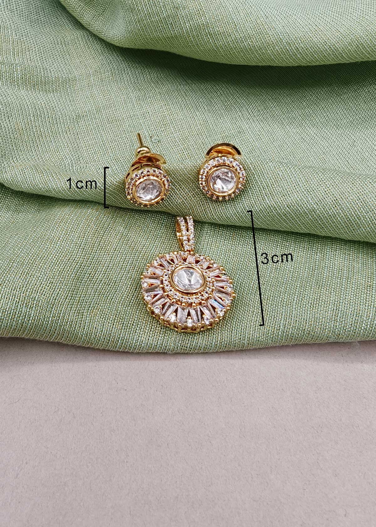 Majestic Sunburst Kundan Solitaire & Baguette Cubic Zircon Big Medallion Pendant Set For Women