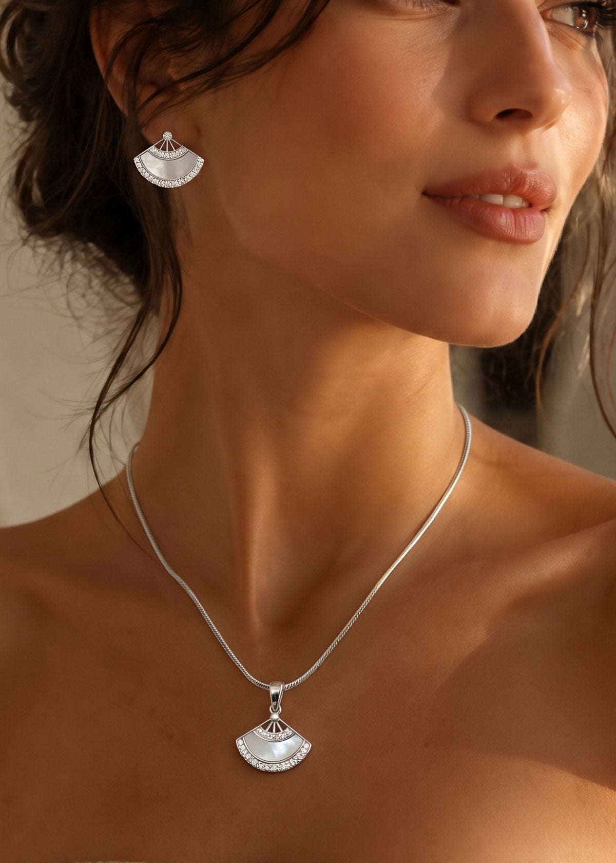 Cubic Zircon & Mother Of Pearl Fan Motif Pendant Set With Chain For Women