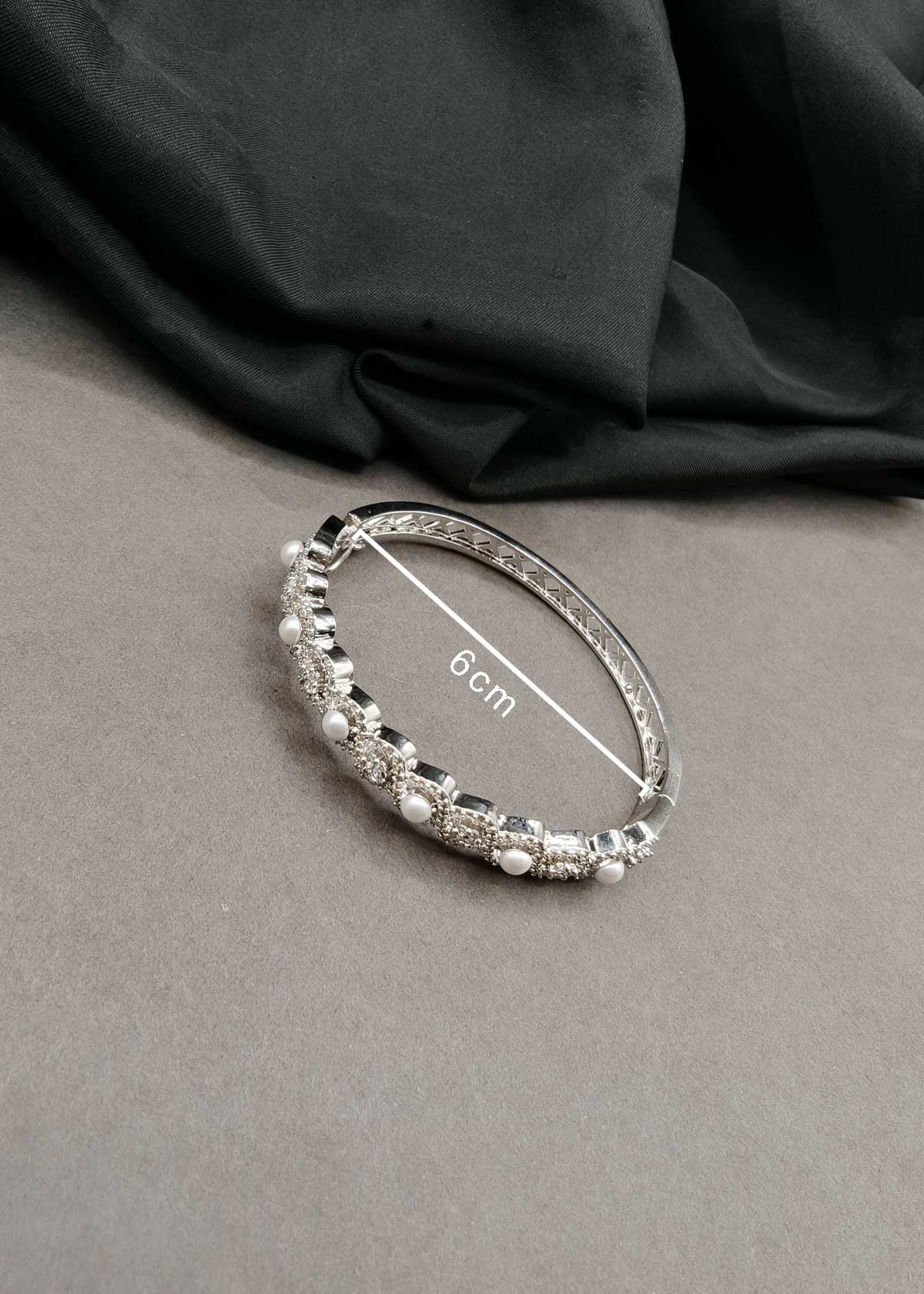 Contemporary Alternating Pearl & Cubic Zircon Circle Motif Openable Kada Bracelet For Women
