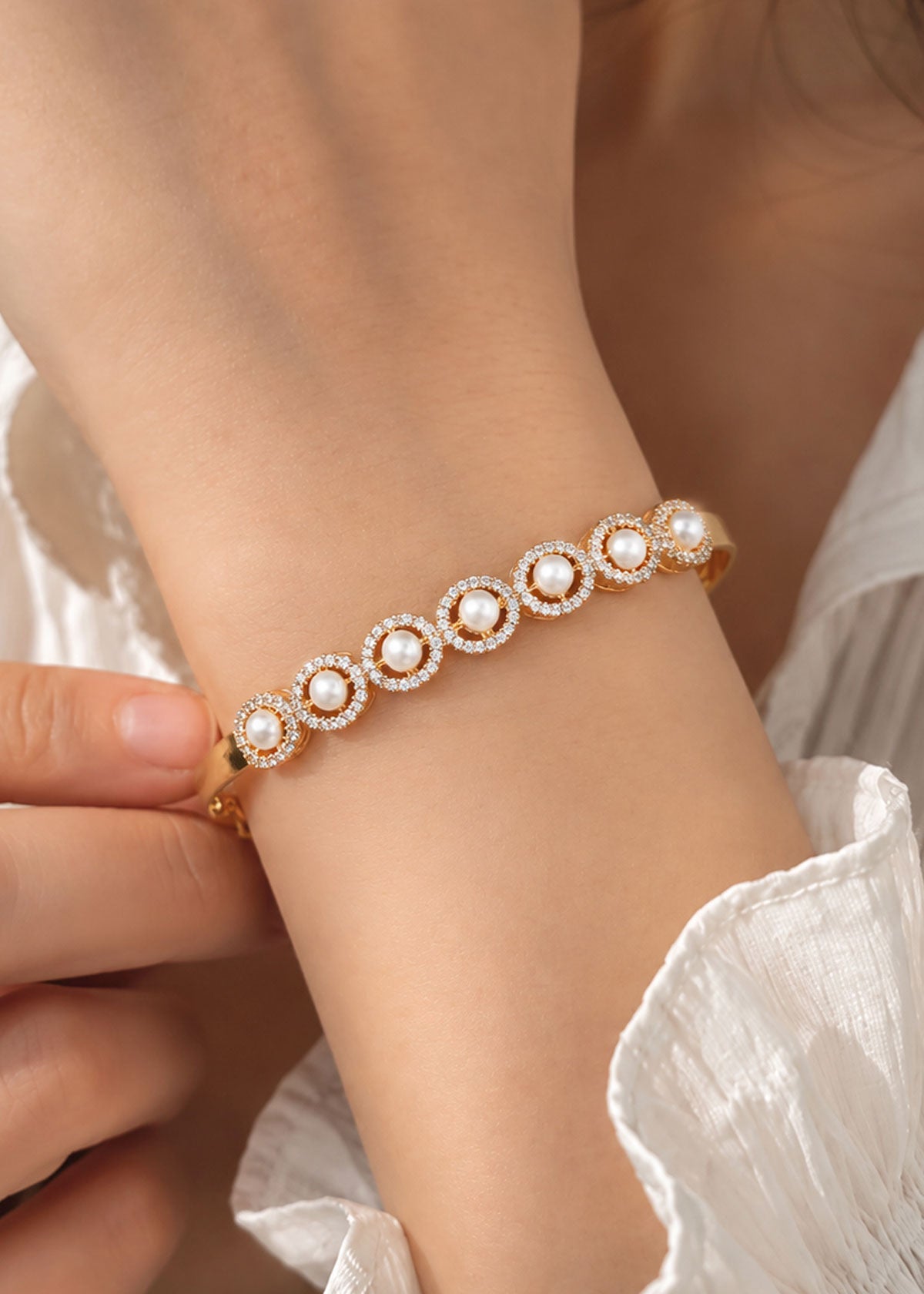 Minimalist Zircon & Round Pearl Openable Kada Bracelet For Women