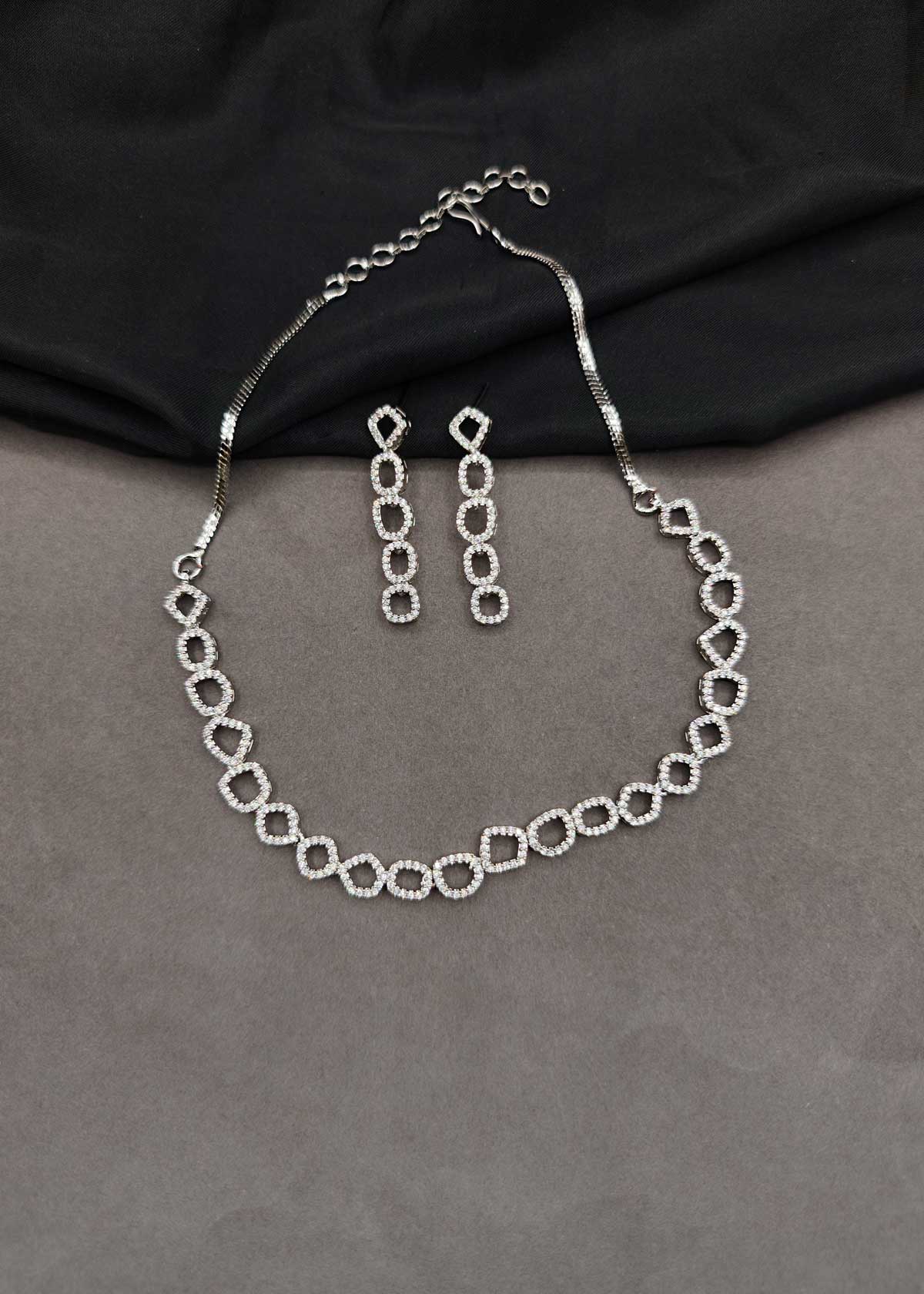 Dazzling Cubic Zircon Geometric Delicate Short Necklace Set For Women