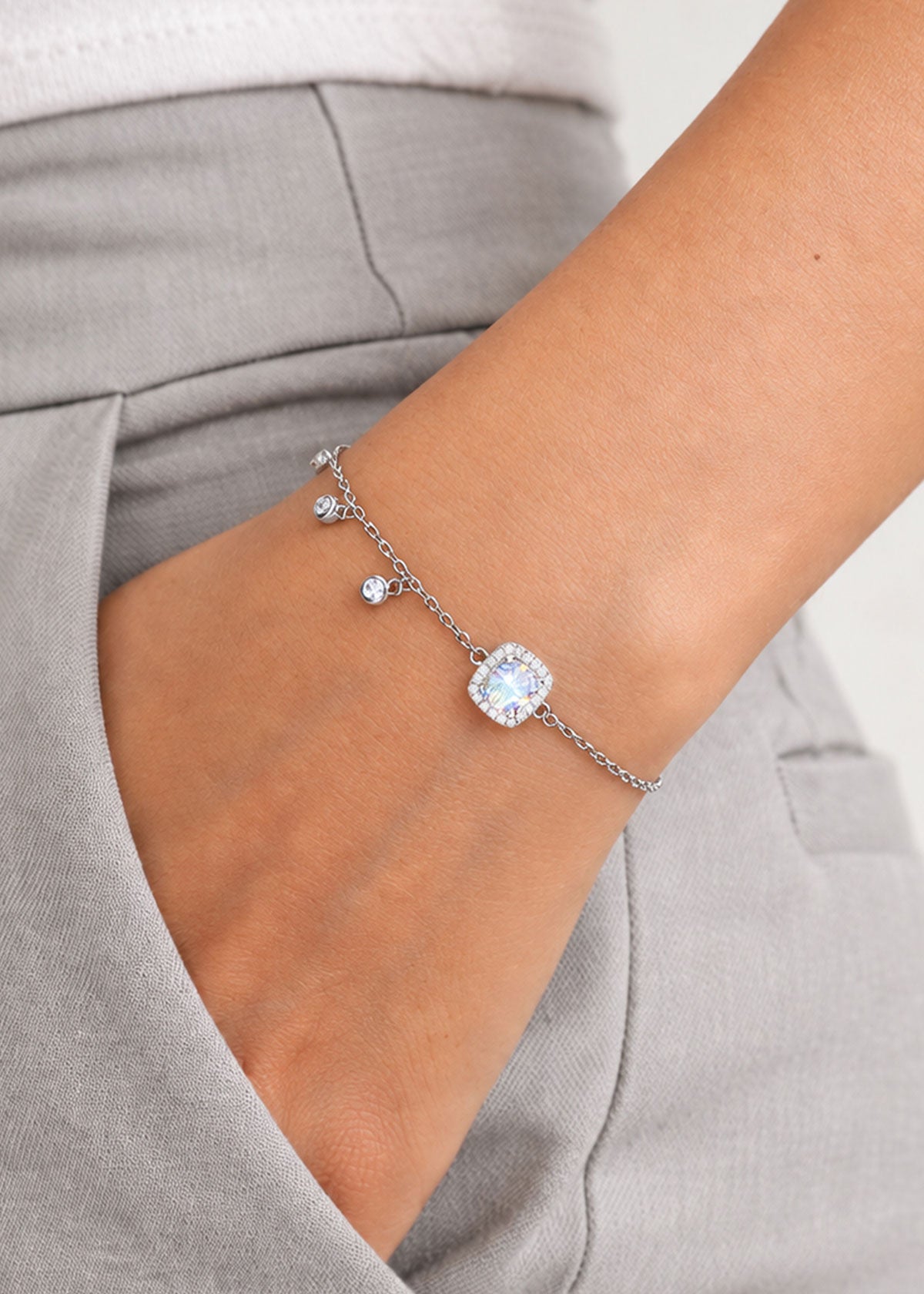 92.5 Silver Solitaire & Cubic Zircon Dangle Adjustable Loose Bracelet For Women