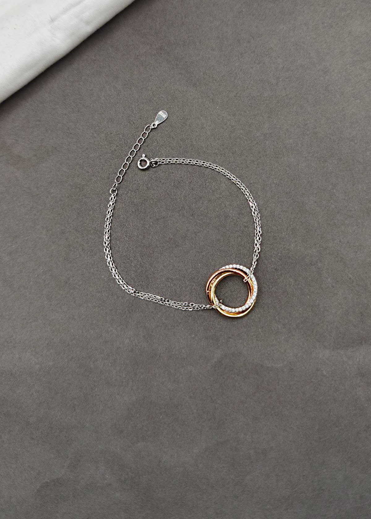 92.5 Silver Interlocking Rings Zircon Delicate Adjustable Loose Bracelet For Women