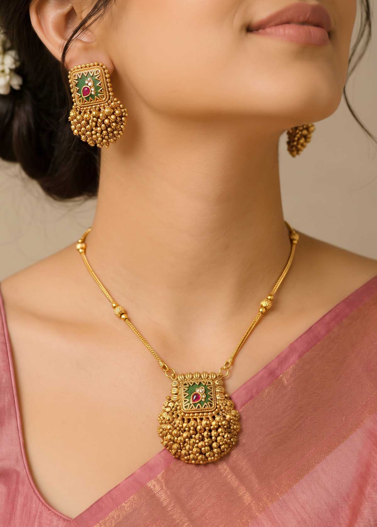 Kundan & Kemp Stone Pendant Adjustable Necklace Set With Ghungroo Cluster For Women