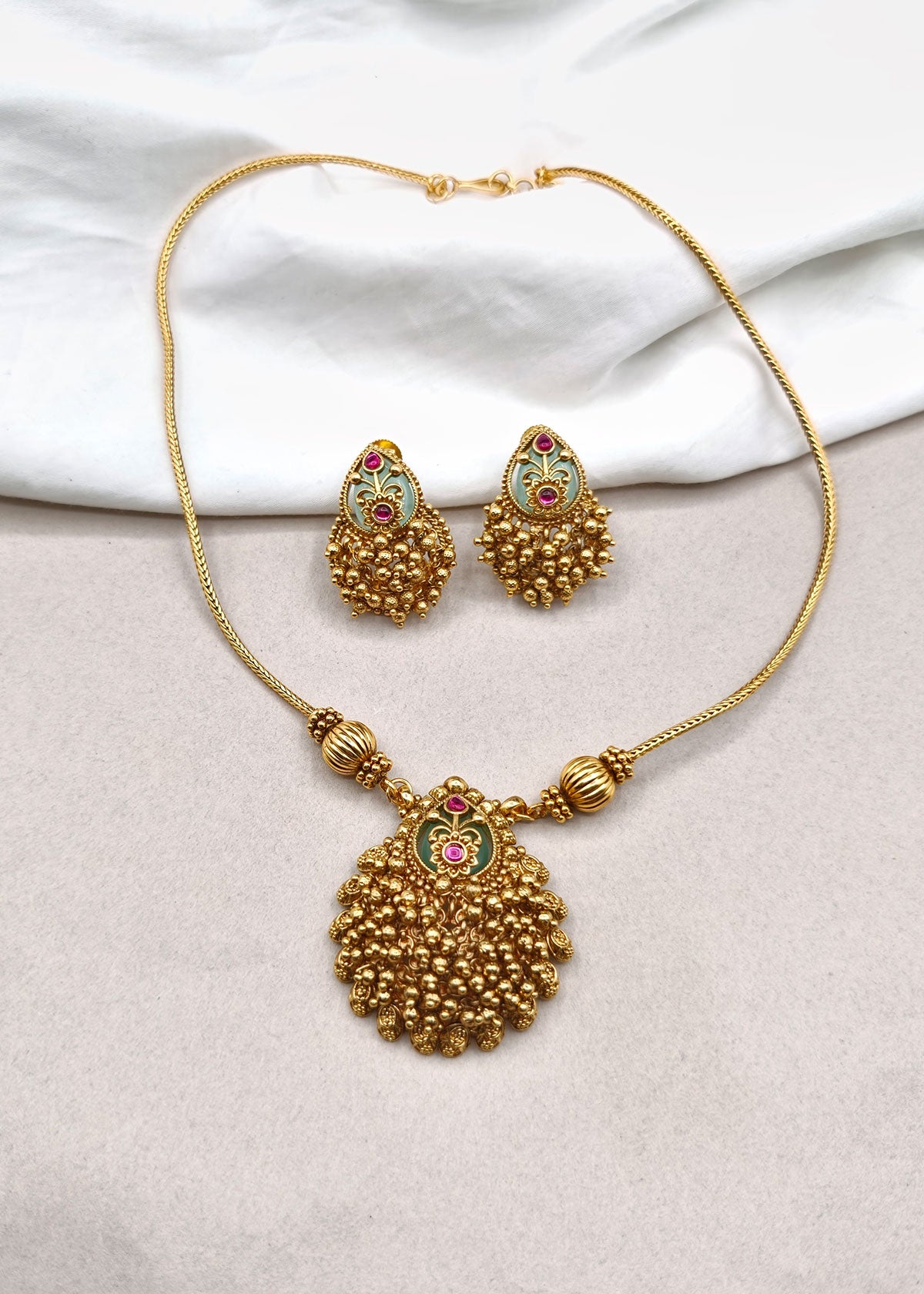 Teardrop Pendant Short Adjustable Necklace Set With Ghungroo Accents For Women