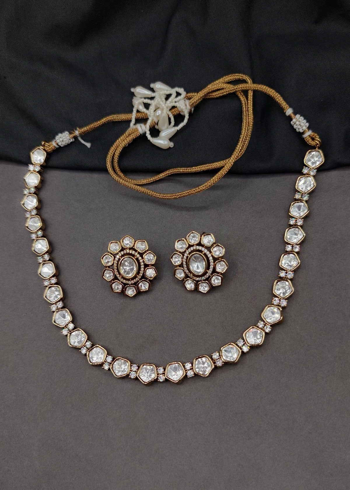 Contemporary Kundan Short Adjustable Necklace Set For Women