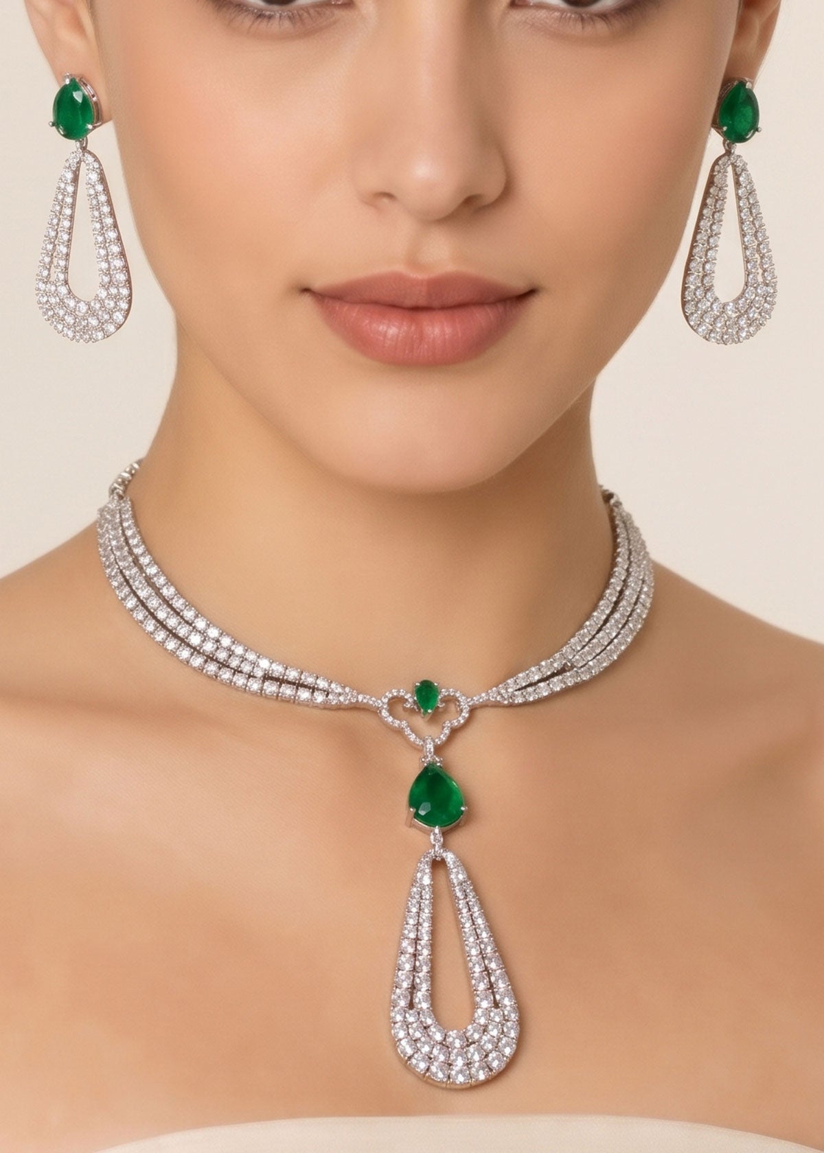 Luxurious Emerald & Zircon Teardrop Short Adjustable Necklace Set For Women