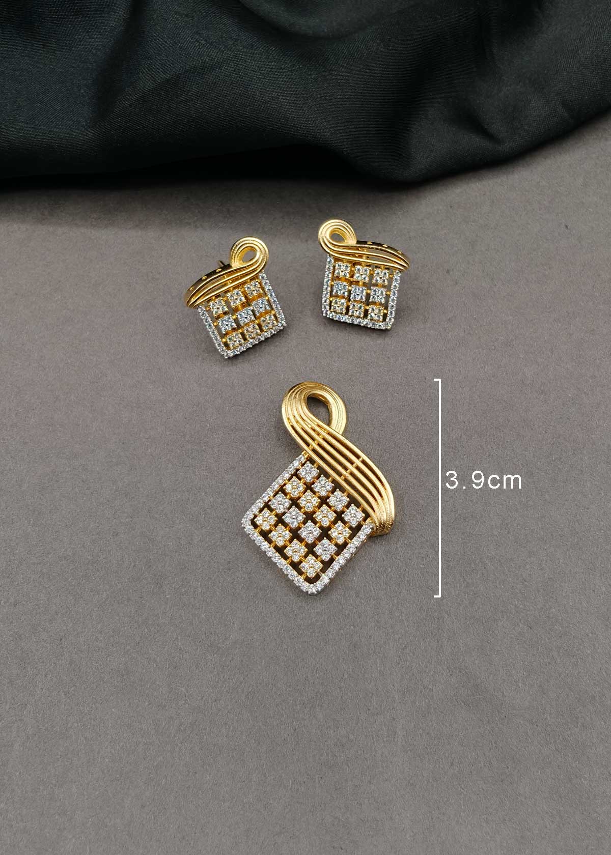 Luminous Matrix Dual Tone Pendant Set For Woman