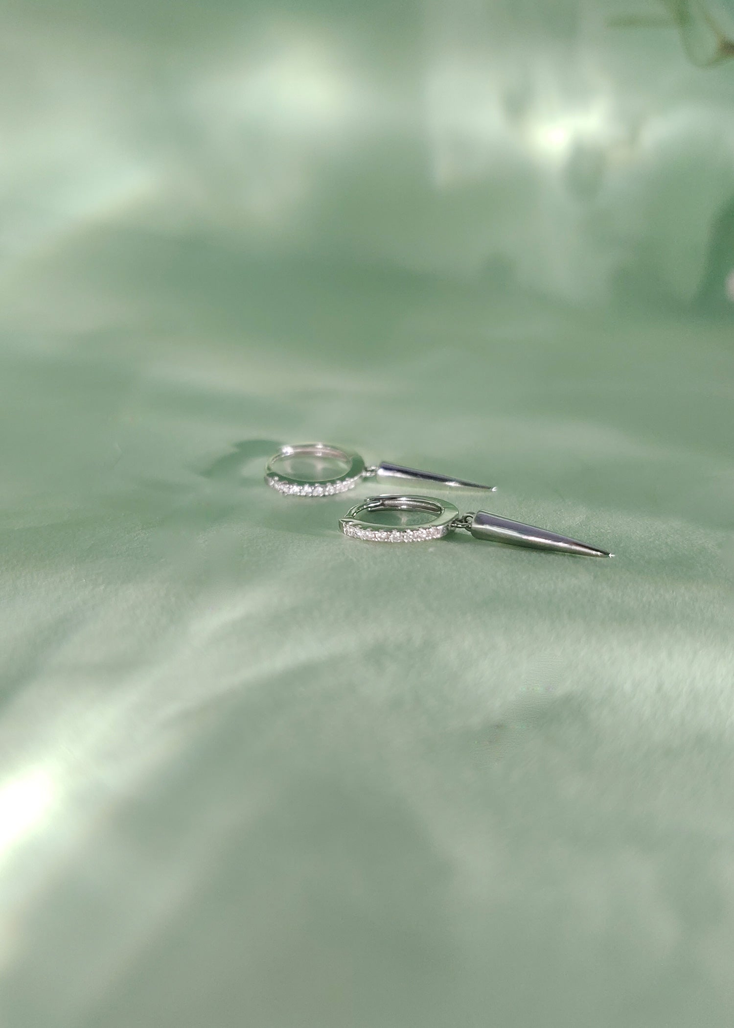 92.5 sterling silver hoop zircon earring