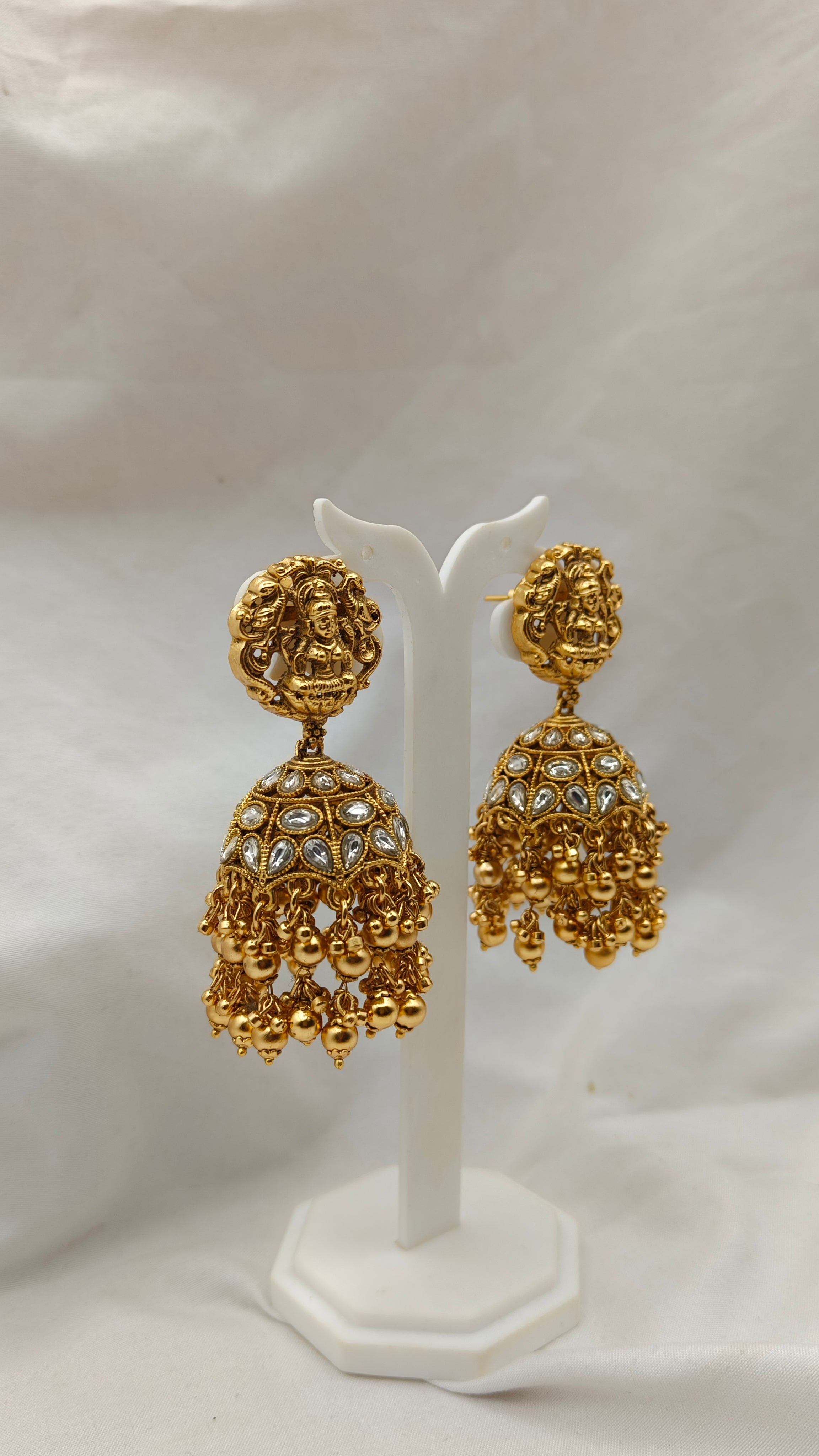 Gilded Essence Plain Gold Polished Jhumka