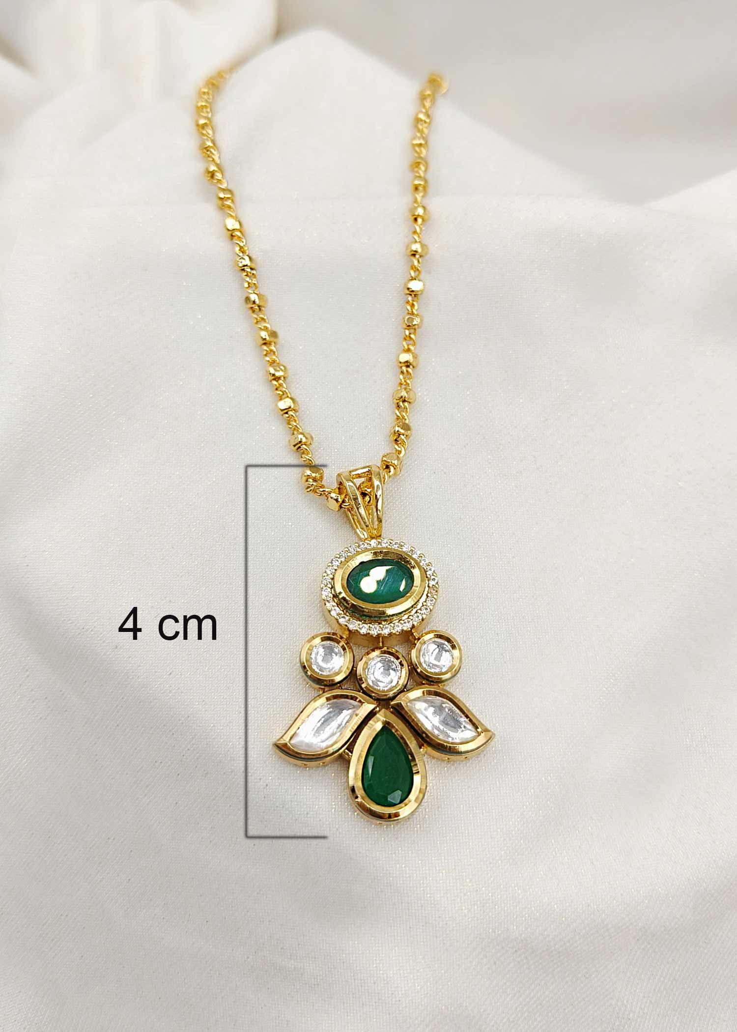 Kundan Pendant With Chain