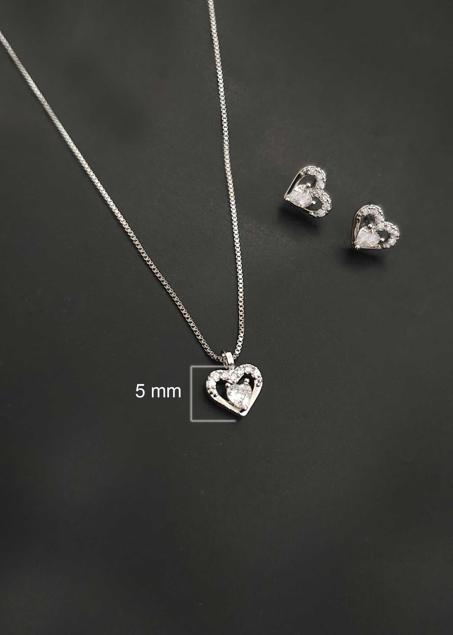 Delicate Heart Shape Zircon Pendant Set