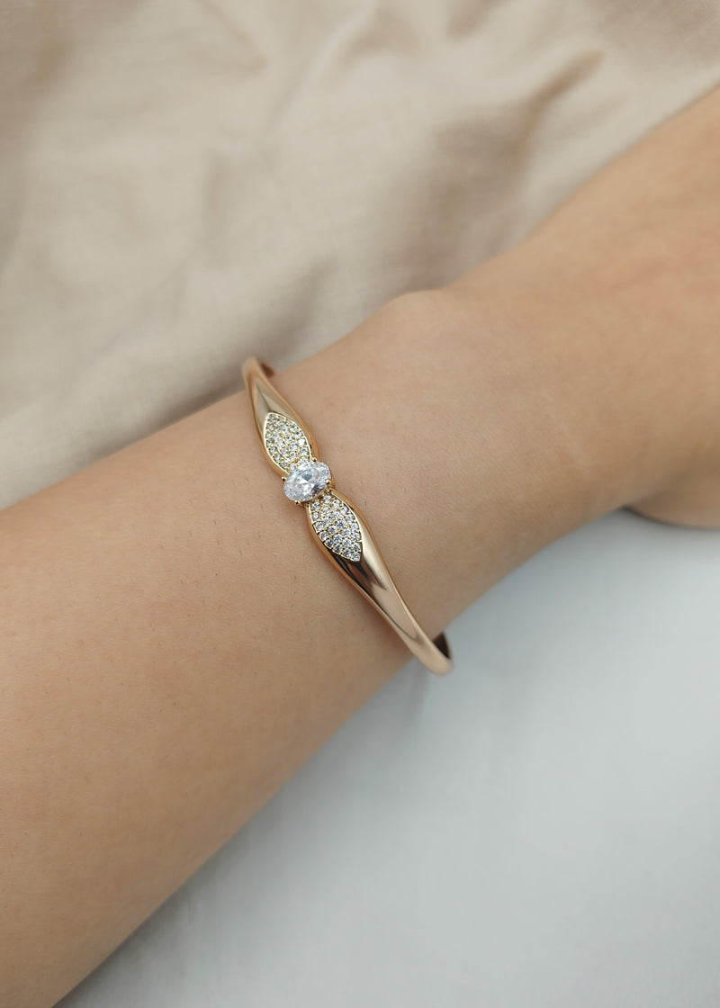 Flower Petal Shaped Unique Designed Rose Gold Cubic Zircon Kada Bracelet