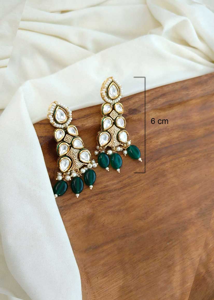 Gold plated green beads and white pearl kundan short necklace set