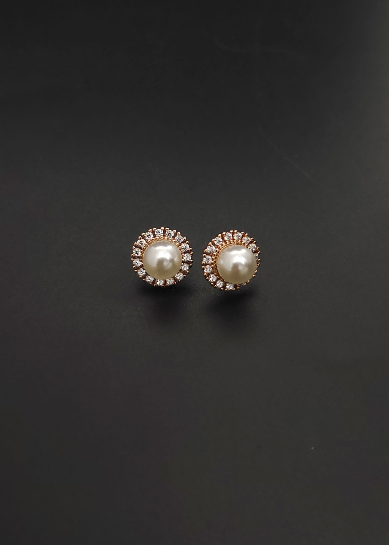 Rose gold earring